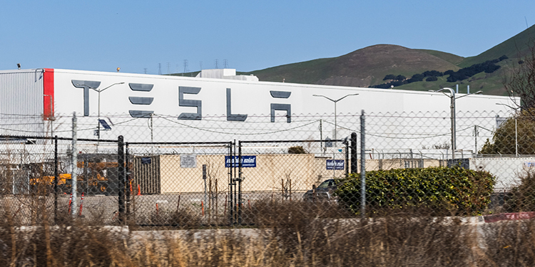 Tesla: Moving Fremont a Risky Move, Says Analyst