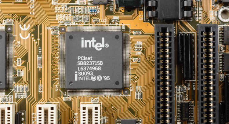 Intel, Taiwan Semiconductor Said to Be in Talks with Trump to Build U.S. Plants