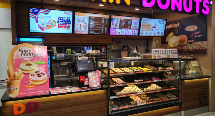 Dunkin’ Franchisees To Hire 25,000 Workers As U.S. States Reopen; Keybanc Raises Stock To Buy