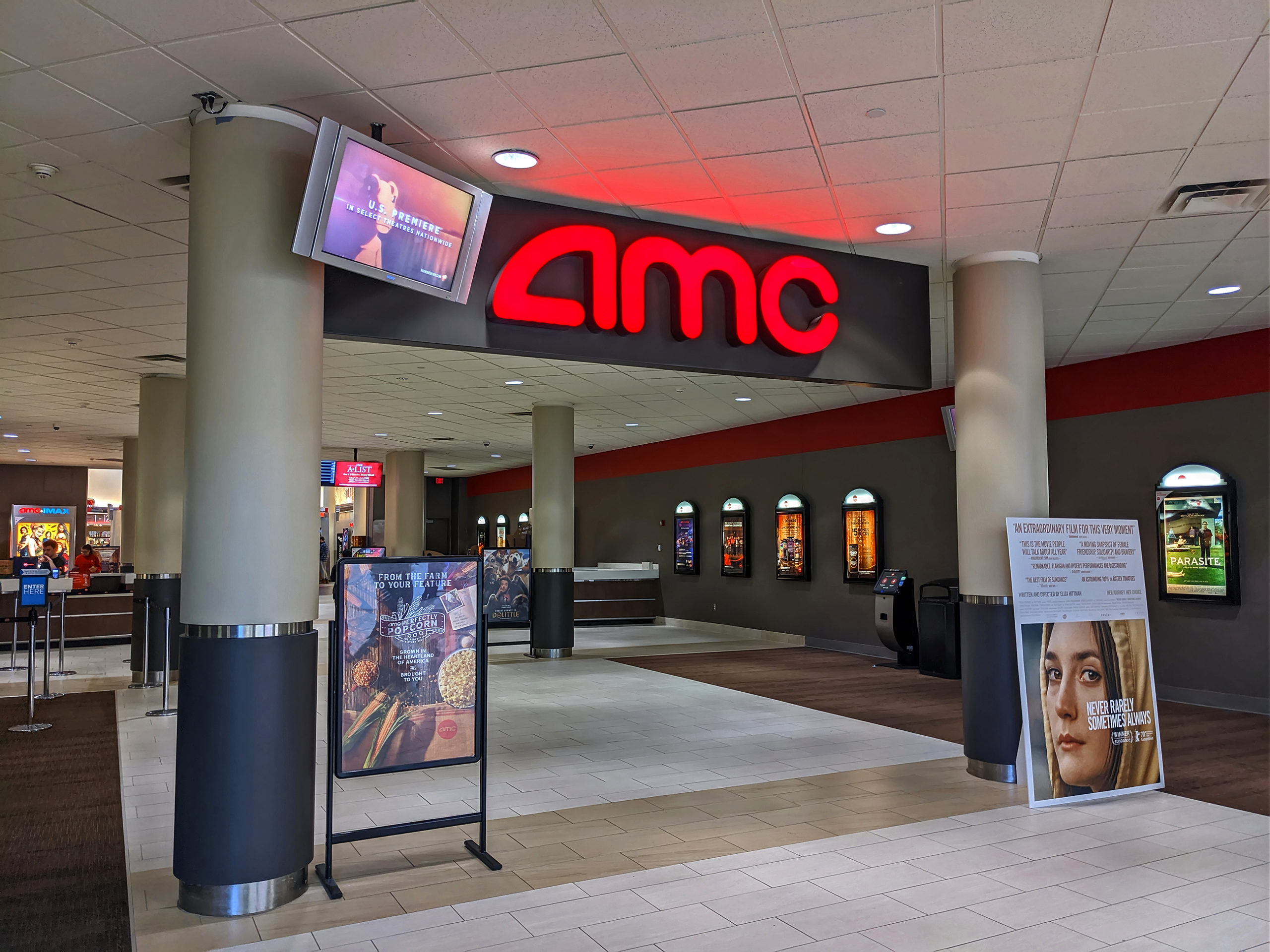 AMC Delays Theatre Openings; Top Analyst Cuts Price Target