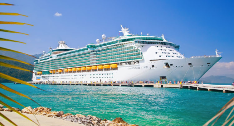 Royal Caribbean Secures $700M Loan; Deutsche Bank Sticks To Hold