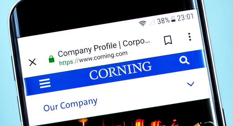 Corning Gains 4% On Upbeat 3Q Revenue Outlook