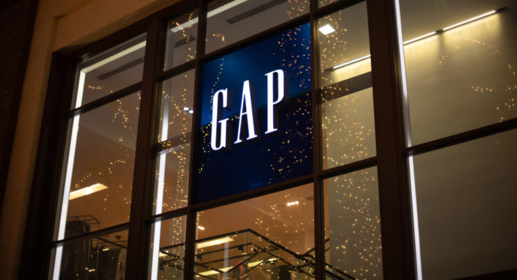 Gap Spikes 5% On Holiday Hiring Plans