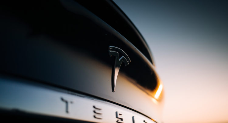 Tesla Tops Expectations, Delivers Record Vehicles In 1Q