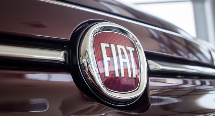 Fiat Chrysler’s US Sales Decline 8% In 4Q; Shares Drop 3.4%