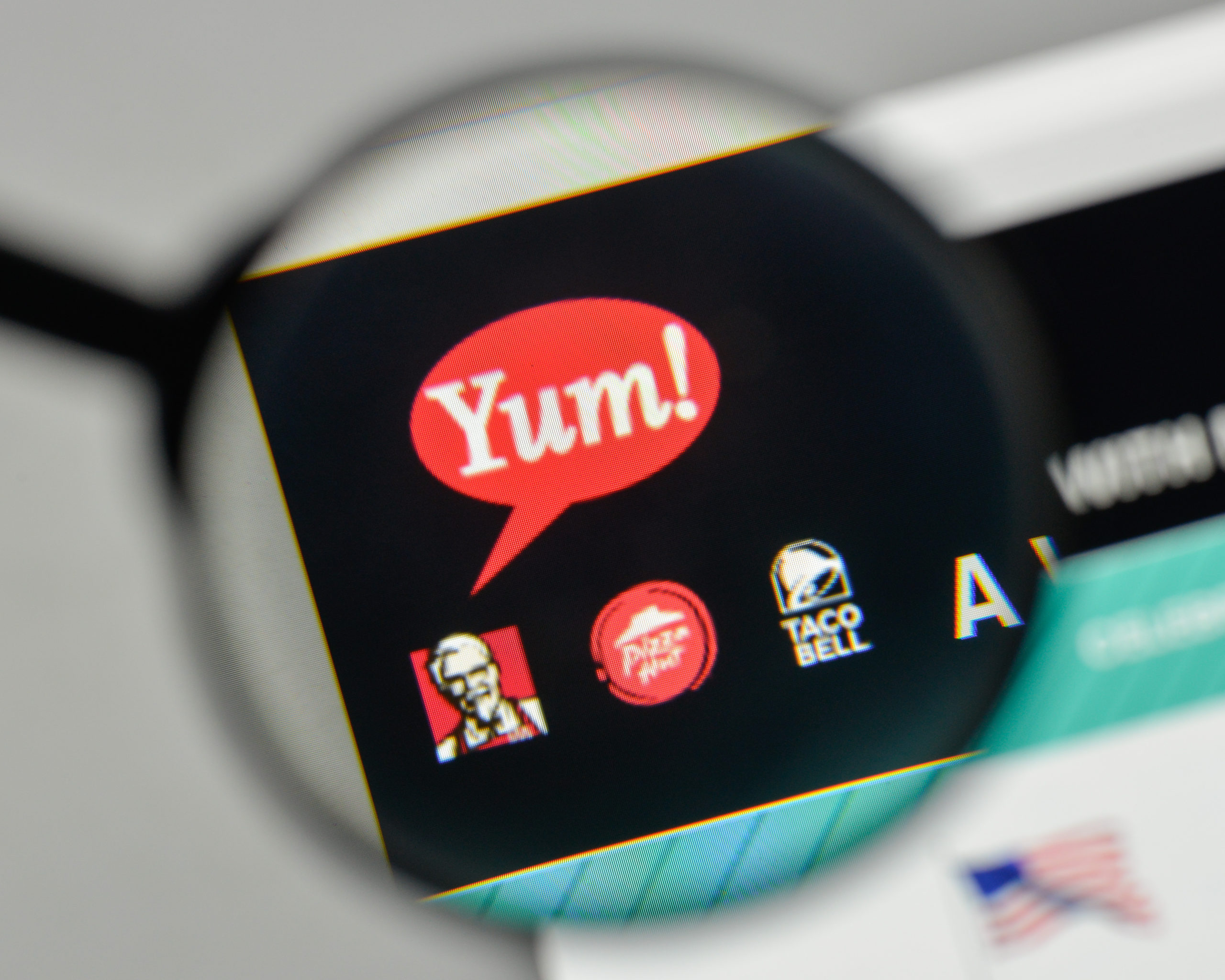 Yum brand's. Yum! Brands. Yum бренды. Компания Yum brands. Yum логотип.