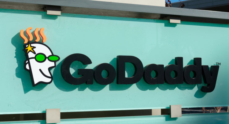 Анализ недавно добавленных факторов риска GoDaddy и почему аналитики советуют покупать акции