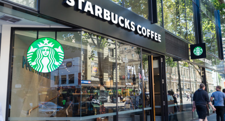 Starbucks сотрудничает с Meituan для улучшения качества сервиса в Китае. Поможет ли это акциям Starbucks?