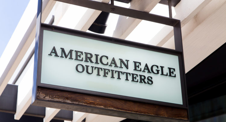 Прибыль AEO: акции American Eagle упали из-за смешанных результатов первого квартала