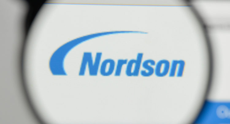 Акции Nordson (NASDAQ:NDSN) упали из-за смешанных результатов третьего квартала; Направляющий вырез