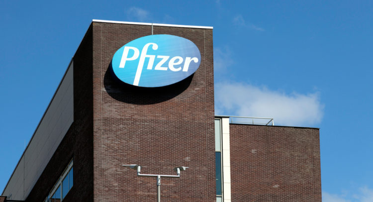 Wall Street советует купить акции Pfizer. Компания сообщает о положительных результатах фазы 3 исследования PREVNAR 20