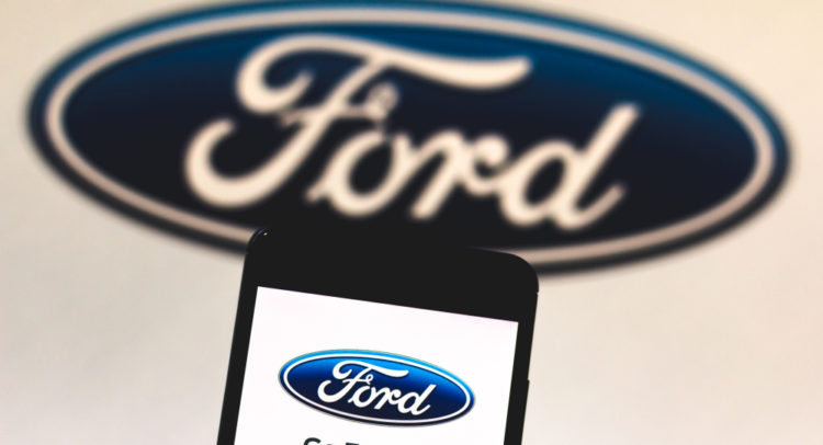 Ford Recalls Vehicles; Shares Sink 2.9%