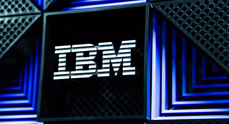 Акции IBM: жесткая конкуренция, исторически завышенная оценка