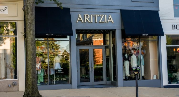 Aritzia Posts Better-Than-Expected Q2; Shares Pop