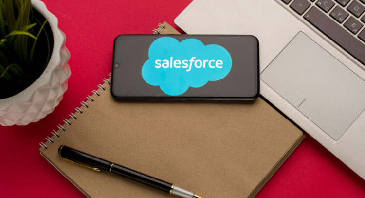 Using Website Traffic to Gauge Salesforce’s Q3