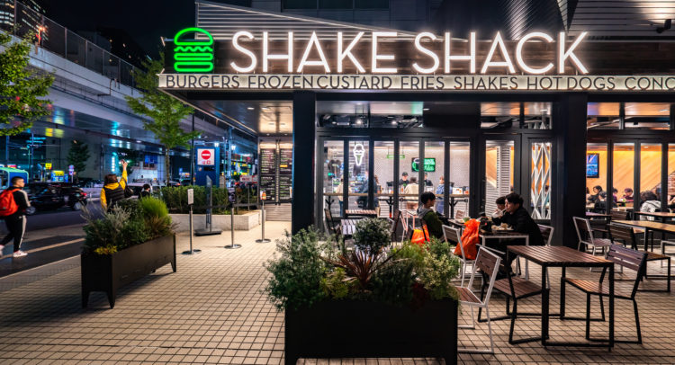 Shake Shack Declines 11% Despite Lower-Than-Expected Q4 Loss