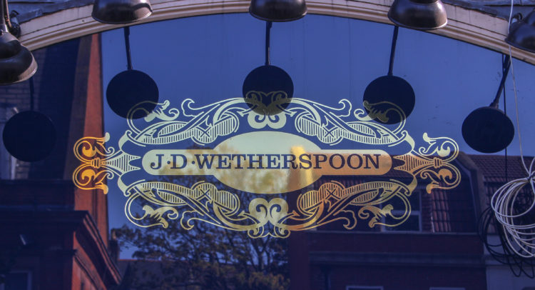 Акции Великобритании: Акции Wetherspoon (JDW) взлетели на фоне обнадеживающего торгового отчета