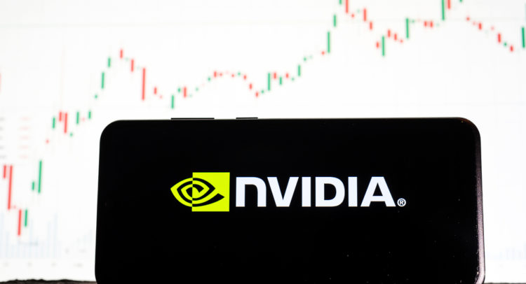 Почему акции Nvidia упали на 4,5% в пятницу?