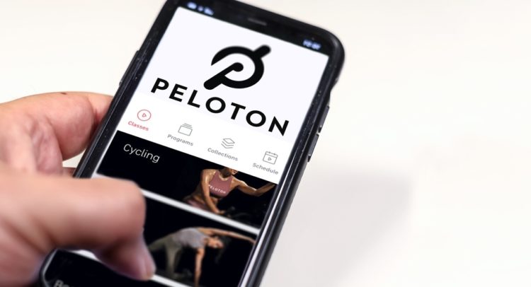 Почему упали акции Peloton на 4,6% в четверг?