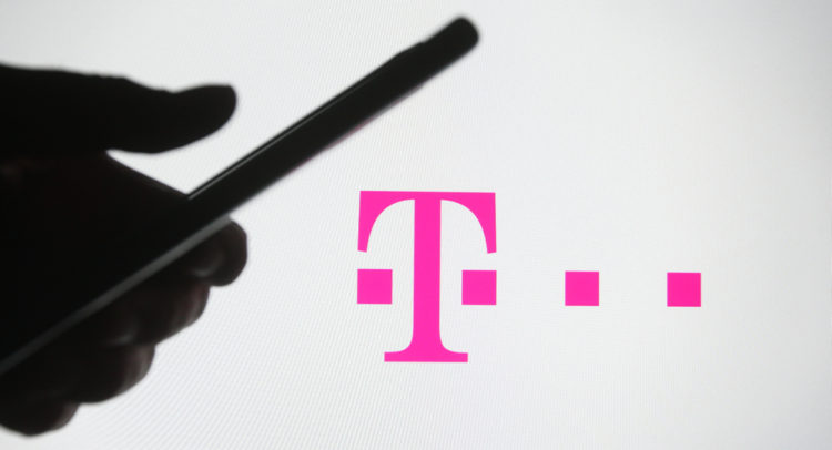Акции T-Mobile выросли на 4% благодаря устойчивому росту числа клиентов в первом квартале