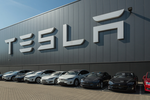 Все внимание на акции Tesla, компания раскроет отчёт о доходах за первый квартал