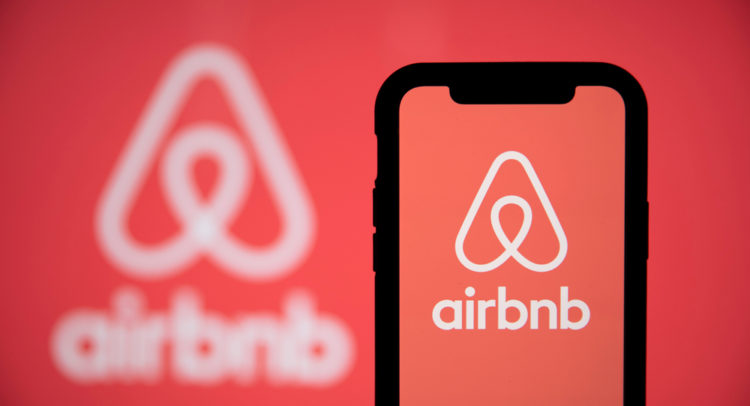 Акции Airbnb: уверенность генерального директора подкреплена рекордной прибылью