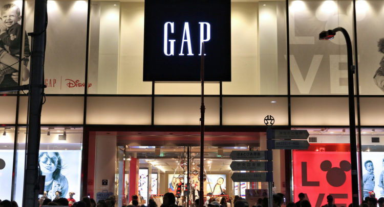 Почему акции Gap (NYSE:GPS) выросли, несмотря на снижение продаж?