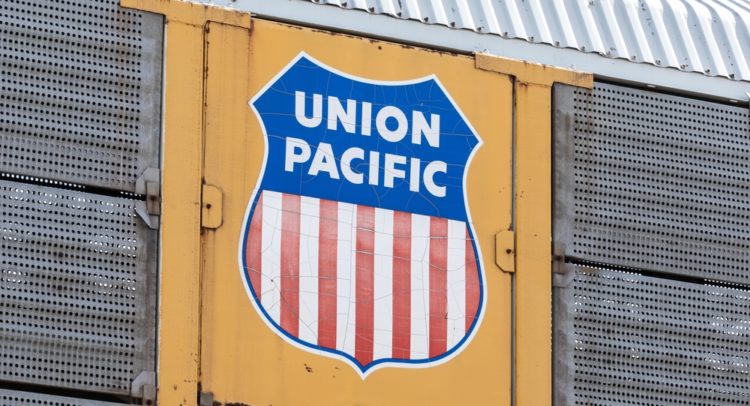 Major Strike Averted in the U.S.: Here’s What You Should Know about Union Pacific (NYSE:UNP) Stock