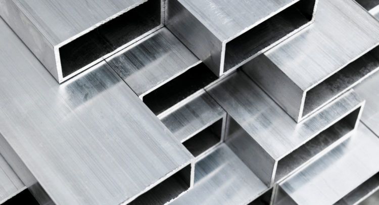 This Aussie aluminium stock is down 30%, yet analysts can’t stop talking about it