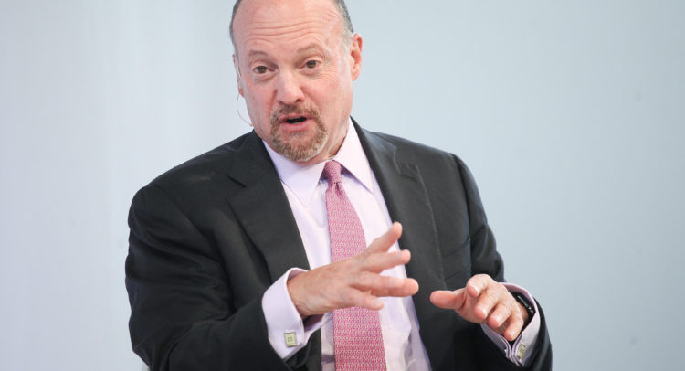 Jim Cramer Says Dow Jones Likely to Continue Outperforming; Here Are 3 Dow Stocks That Analysts Like