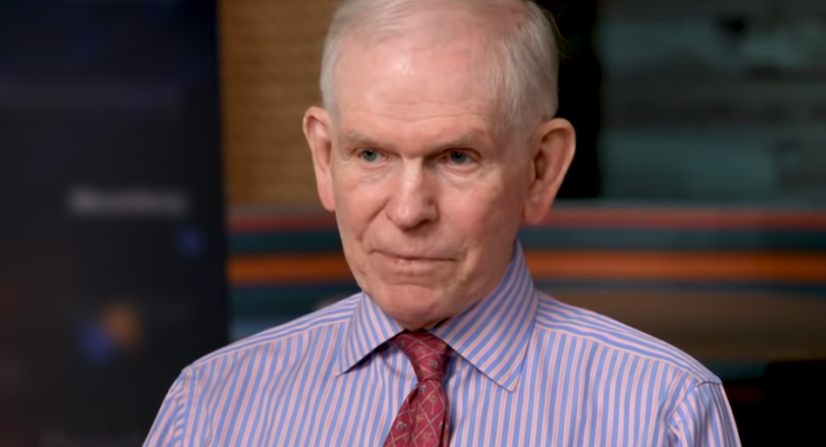 Jeremy Grantham Predicts More Doom and Gloom Ahead; Here Are 2 ‘Strong Buy’ Dividend Stocks to Protect Your Portfolio