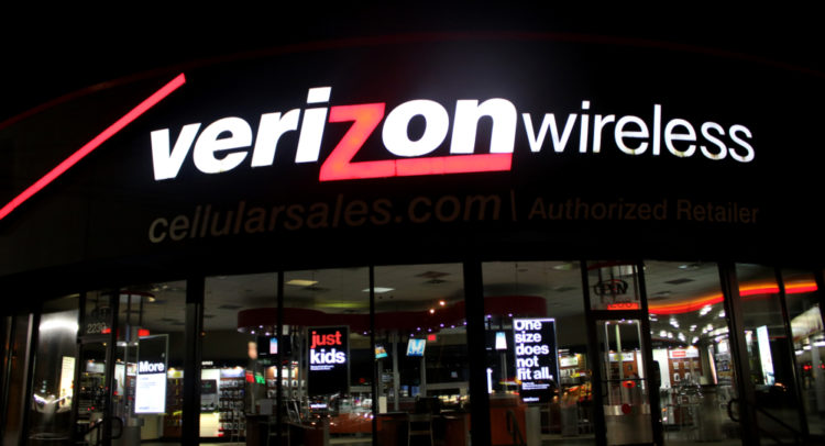 Verizon Declines after Outlook disappoints; Q4 EPS In Line