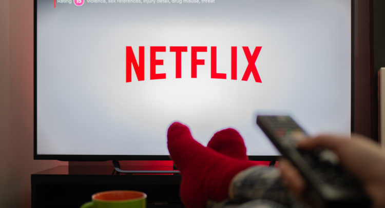 Netflix Stock (NASDAQ:NFLX): Hastings’ Resignation Raises Questions