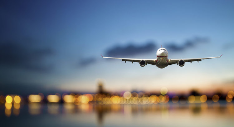 Раскаленный спрос движет ценами на авиабилеты; Акции какой авиакомпании стоит покупать?