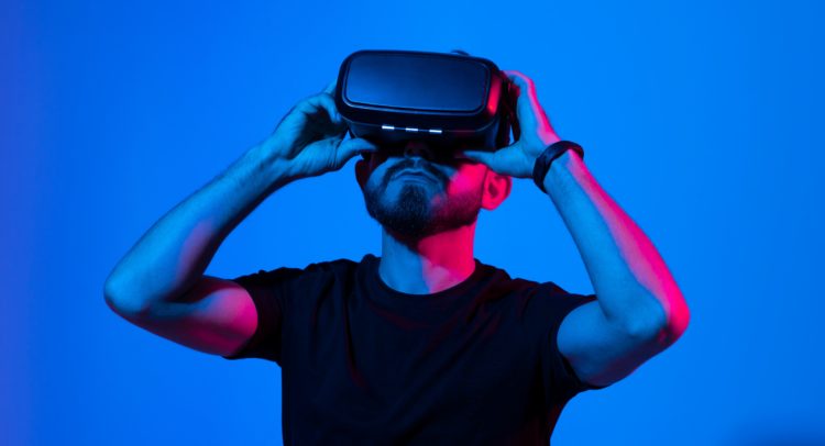 Meta Platforms Slashes Prices of VR Headsets