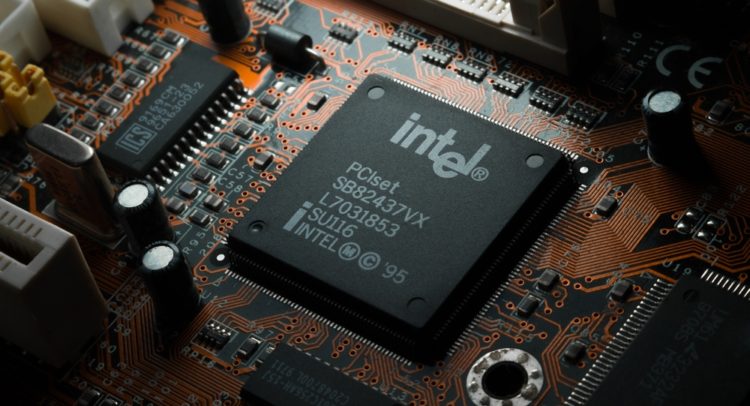 Intel Slumps on Sapphire Rapids Troubles