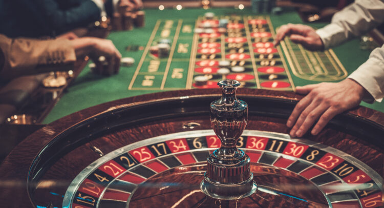 MGM vs. CZR: Which Casino Stock is Better?