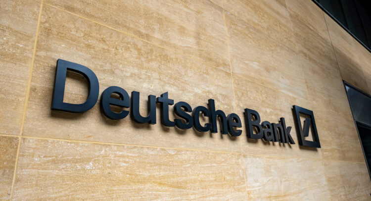 Deutsche Bank Slumps after Bank Worries Loom