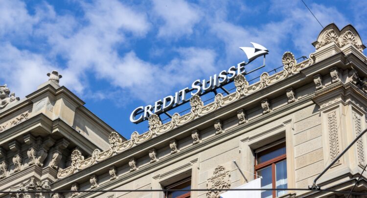 Credit Suisse падает, так как инвесторы опасаются дефолта