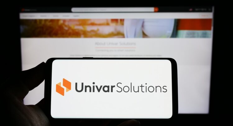 Univar Rises on $8.1 Acquisition by Apollo