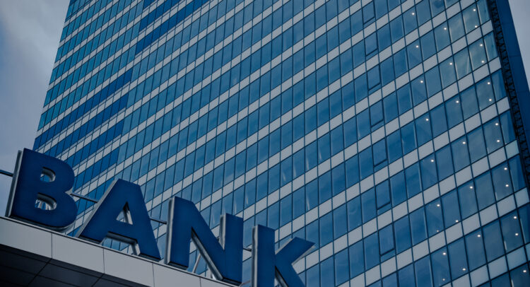 Банковские акции: оценка новых опасений, снижение риска банкротства банка