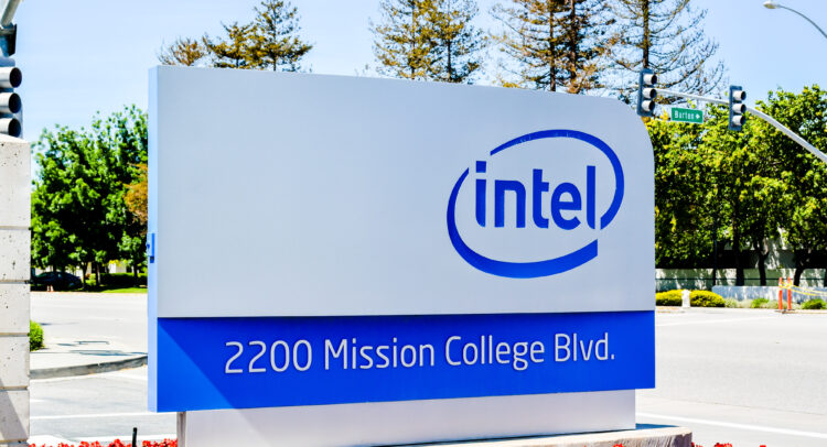 Акции Intel (NASDAQ:INTC): резкое сокращение дивидендов чревато проблемами