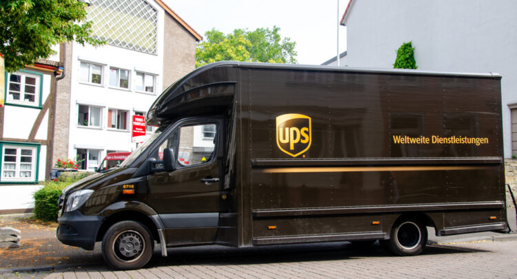 UPS Tanks на Q1 Miss; Outlook разочаровывает