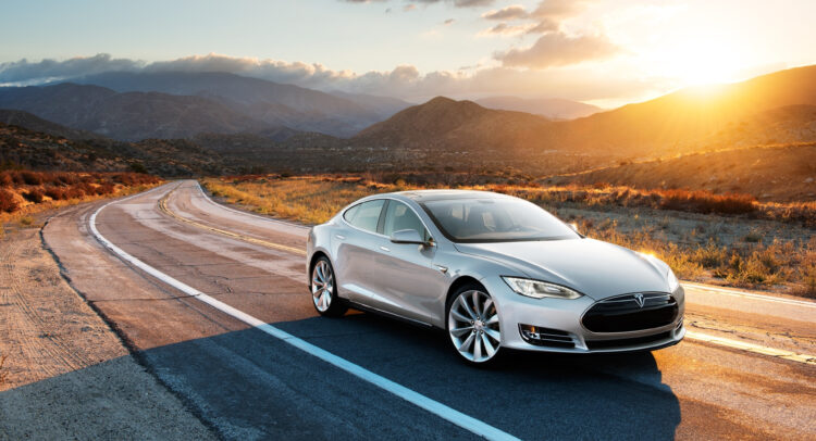 Акции Tesla (NASDAQ:TSLA): скользящая маржа останется перевесом