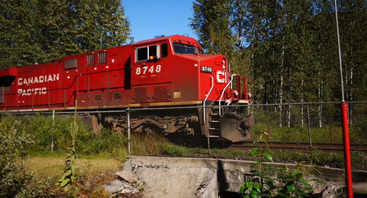 Canadian Pacific Kansas City (TSE:CP) Reports Robust Q1 Revenue, Earnings Growth