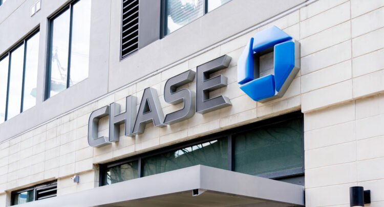 Акции JPMorgan Chase (NYSE:JPM) остаются привлекательными, несмотря на предупреждение генерального директора