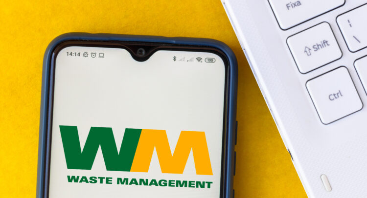 Waste Management Stock (NYSE:WM): Can Industry Leadership Justify Its Valuation?