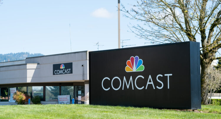 Cable Giant Comcast Enters Live-TV Streaming Arena 