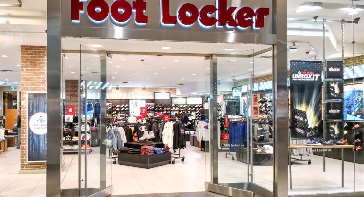 Foot Locker Continues Plunging amid Analyst Downgrades
