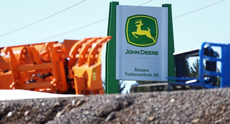 Deere (NYSE:DE): неизвестные акции ИИ и робототехники